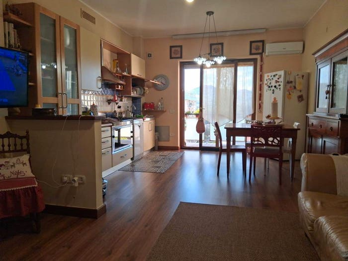 Appartamento quadrilocale in vendita in Via Maggio, Centro, Isernia