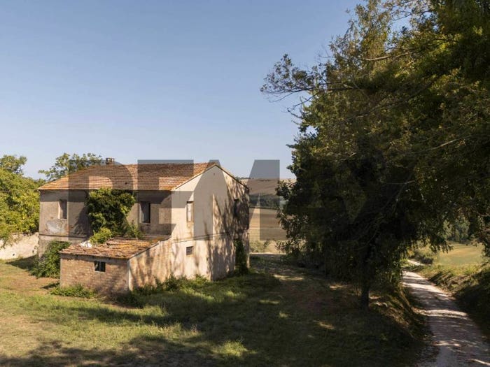 Casa con 6 locali in vendita in Contrada Case Nuove, Castelleone di Suasa