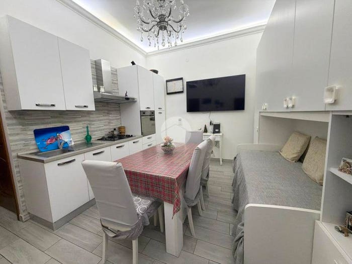 Appartamento bilocale in vendita in Via Pallonetto Santa Lucia, Santa Lucia, Napoli
