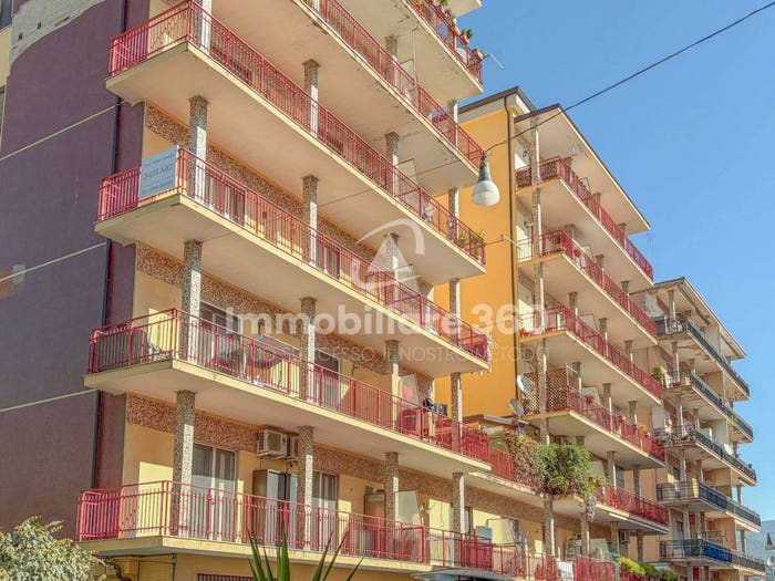 Appartamento trilocale in vendita in Via Molinella, Centro, Cosenza