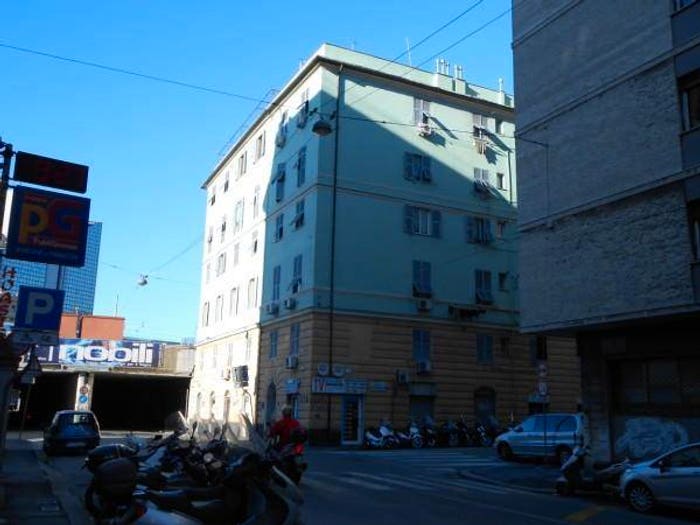 Appartamento con 6 locali in vendita in Via Archimede, Marassi, Genova