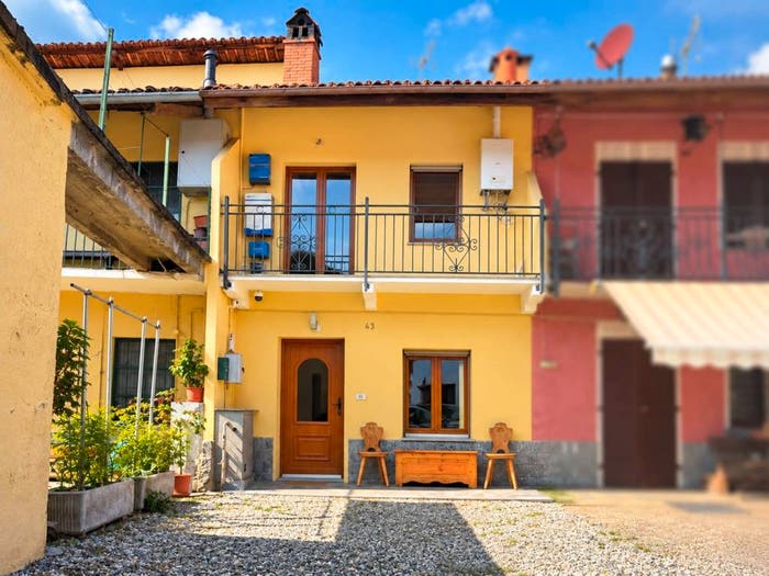 Casa trilocale in vendita in Via Giuseppe Astrua, Brione, Val della Torre