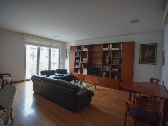 Appartamento trilocale in vendita in Viale Emilio Caldara, Porta Romana Medaglie d'Oro, Milano