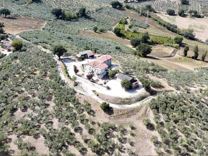 Casa con 6 locali in vendita in Montepennino, Montefalco