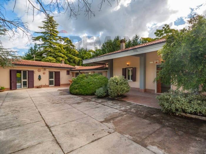 Casa con 6 locali in vendita in Via della stazione, Rosciano