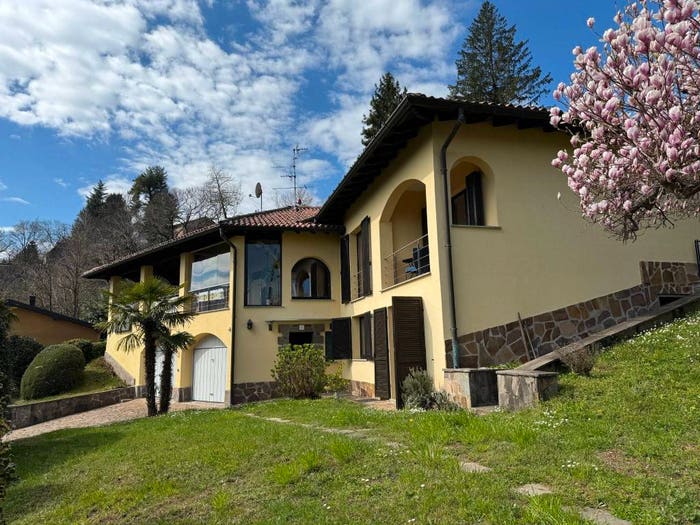 Casa con 5 locali in vendita in Centro, CadeglianoViconago