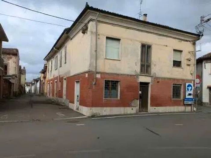 Casa con 5 locali in vendita in Via Badia, Sezzadio