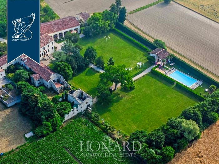 Casa con 6 locali in vendita in Barbarano Mossano