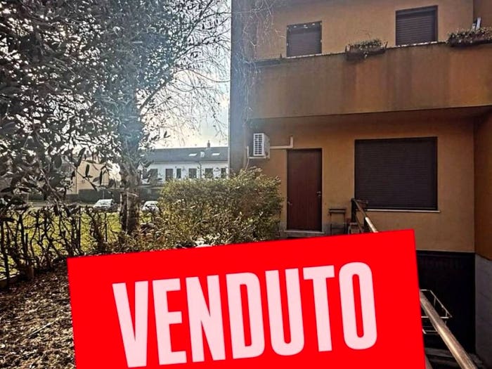 Casa quadrilocale in vendita in Via San Patrizio, Centro, Pieve Emanuele
