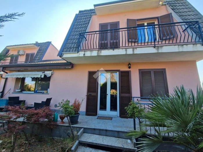 Casa con 6 locali in vendita in Maretto