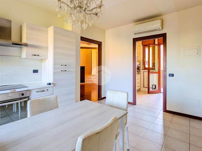 Appartamento con 6 locali in vendita in GIACINTO SERRATI MENOTTI, Ponte Lambro, Milano