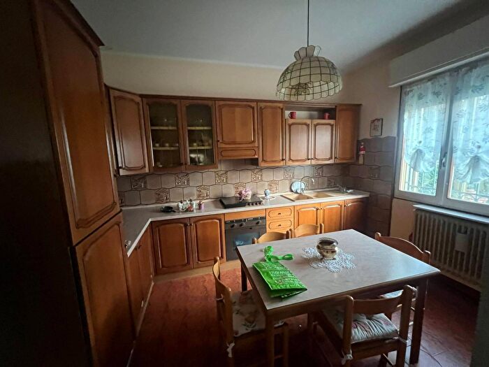 Casa con 7 locali in vendita in Via Giuseppe Garibaldi, Moglia