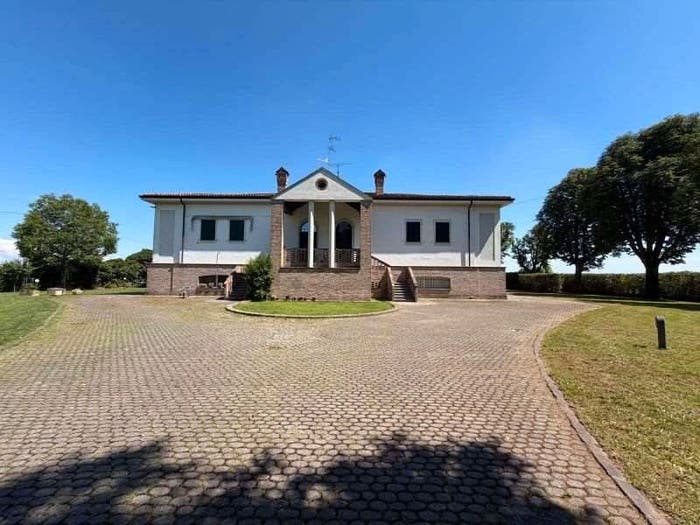 Casa con 6 locali in vendita in VIA PER SOLARA, Bomporto