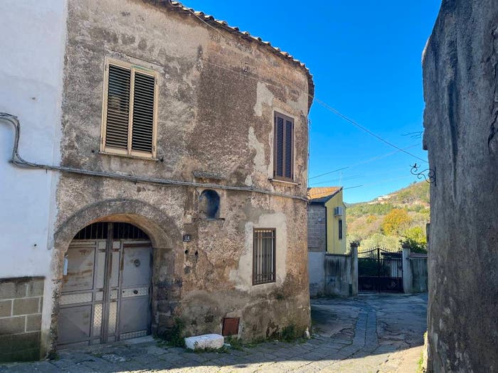 Casa con 5 locali in vendita in Via Parrocchia di Piedimonte di Casolla, Mezzano, Caserta