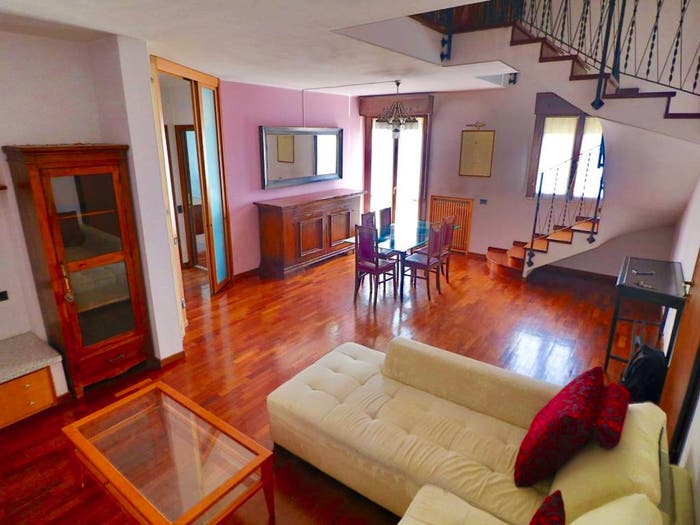 Appartamento quadrilocale in vendita in Via Olona, Sciarè, Gallarate