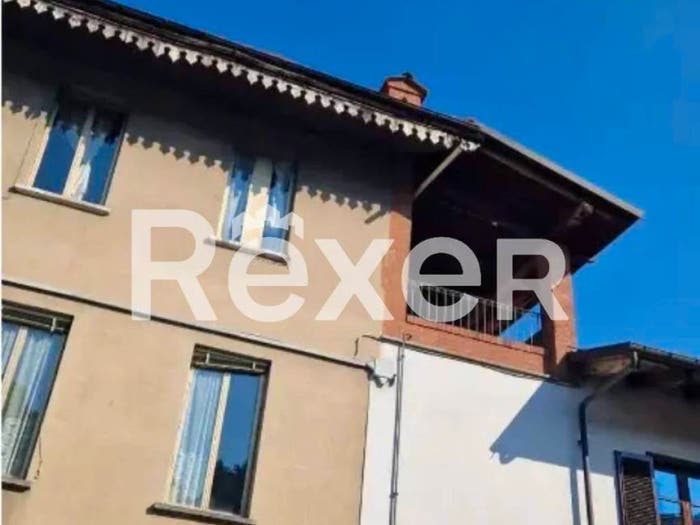 Appartamento con 6 locali in vendita in Piazza Cesare Battisti, Centro, Revello