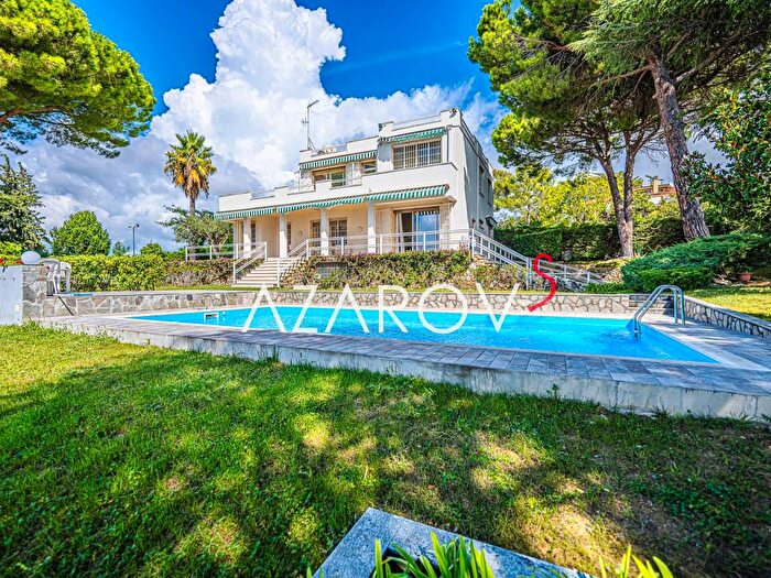 Casa con 6 locali in vendita in Zona Collinare, Bordighera