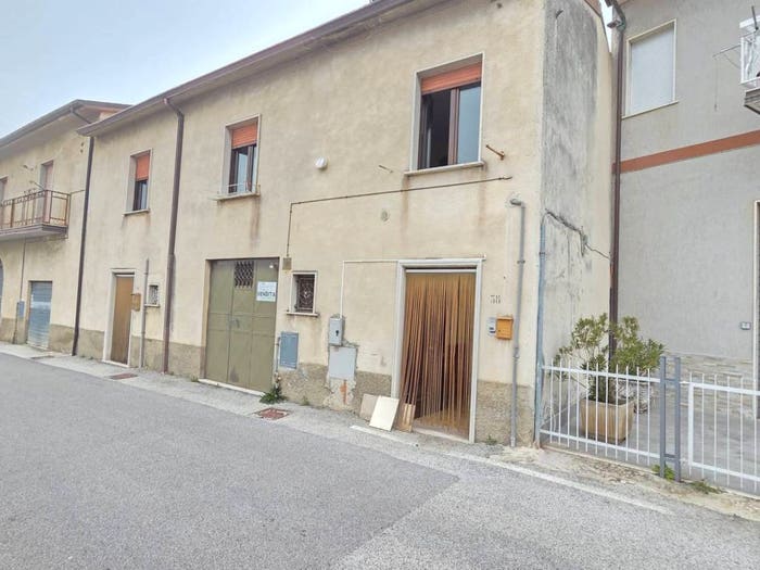 Casa bilocale in vendita in Castelfranci