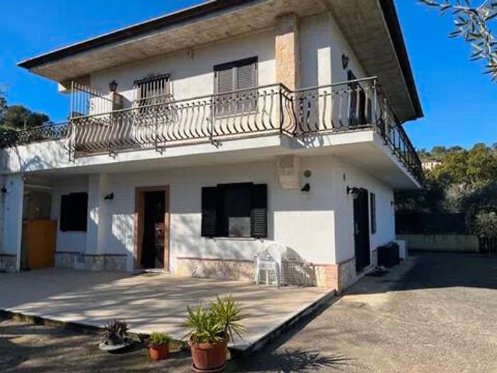 Casa con 6 locali in vendita in Località Vacastello, Itri