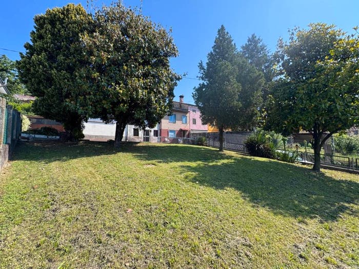 Casa con 6 locali in vendita in Via Molini, Centro, Creazzo