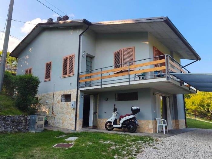 Casa con 6 locali in vendita in Contrà Ossati, Laghi