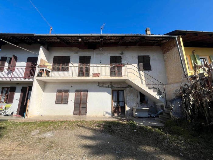 Casa quadrilocale in vendita in Via Monte, Bairo