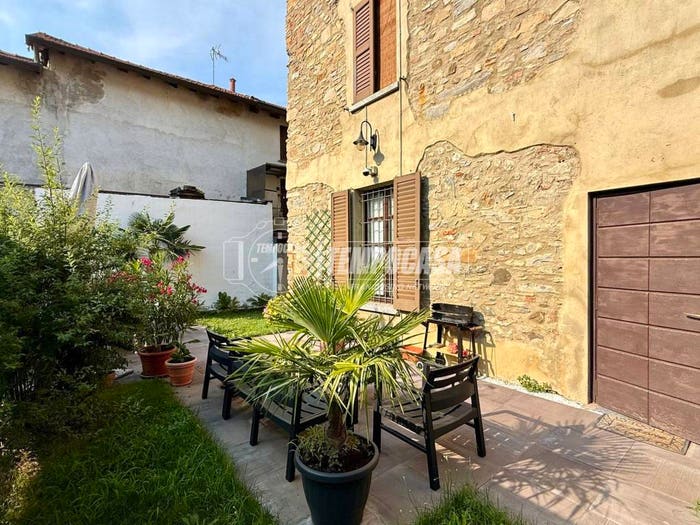 Appartamento con 6 locali in vendita in Via Borlengo, Canova San Zeno, Olgiate Molgora