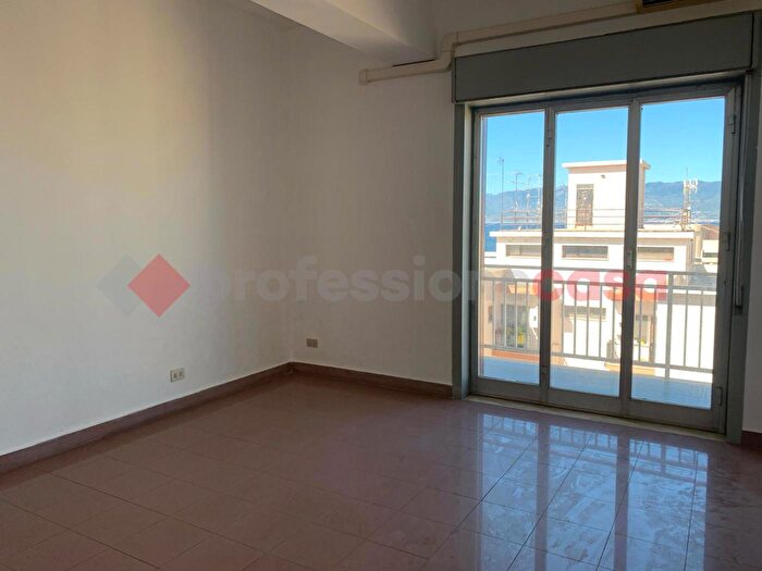 Appartamento quadrilocale in vendita in Via Santa Caterina d'Alessandria, Reggio Calabria