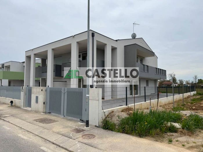 Casa quadrilocale in vendita in Via Pietro Cosma, Centro, Camposampiero