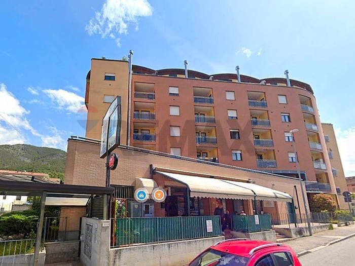 Appartamento con 6 locali in vendita in Via Enrico De Nicola, Pettino Cansatessa, L'Aquila