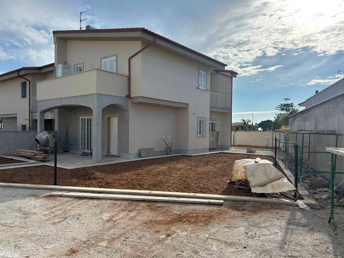 Casa quadrilocale in vendita in Via Paiella, Villa Claudia, Anzio