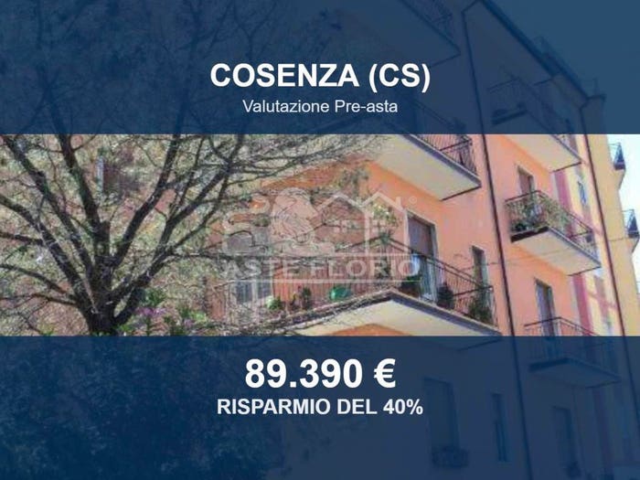Appartamento con 6 locali in vendita in Via Fratelli Cervi A, Panebianco Stadio Città Acquedotto, Cosenza
