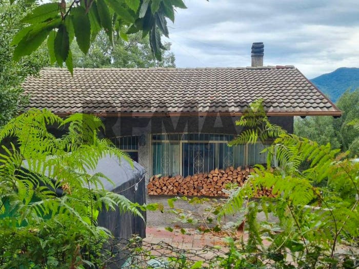Casa con 6 locali in vendita in Centro, BrissagoValtravaglia