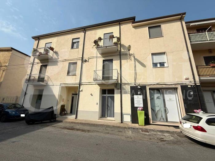Appartamento quadrilocale in vendita in VIA SALVO D'ACQUISTO, Centro, Amantea