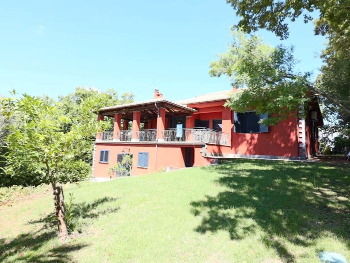 Casa con 6 locali in vendita in via poggio aguzzo, Villa San Giovanni in Tuscia