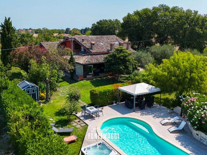 Casa con 6 locali in vendita in Bellocchi Falcineto, Fano