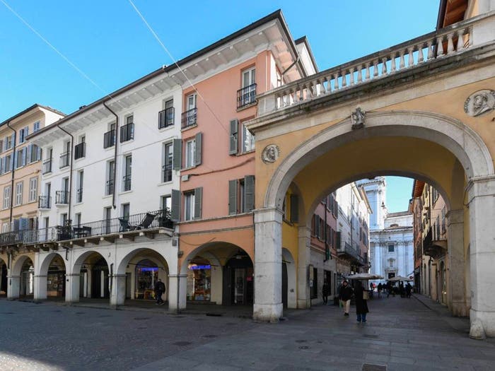 Casa bilocale in vendita in Via Padre Giulio Bevilacqua, Magenta Arnaldo, Brescia