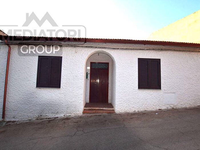 Casa con 5 locali in vendita in Via Antonio Segni, Santa Maria Coghinas