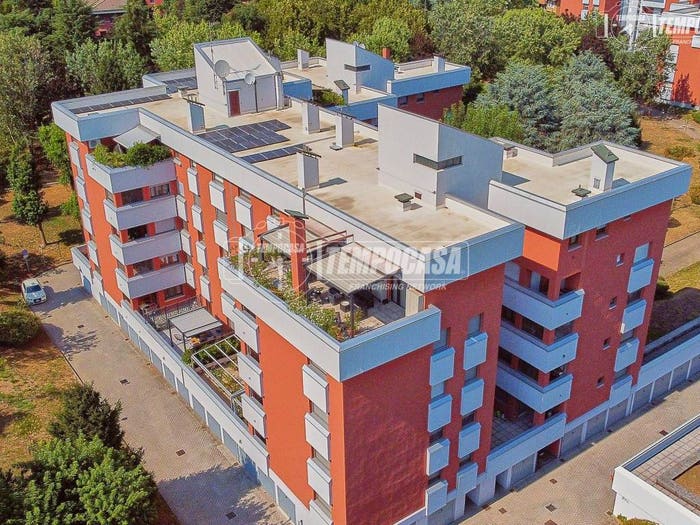 Appartamento trilocale in vendita in Via GRAN PARADISO, Centro, Arese