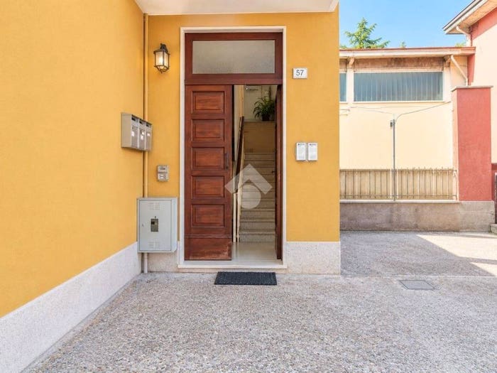 Appartamento quadrilocale in vendita in Via Roma, Centro, Langhirano