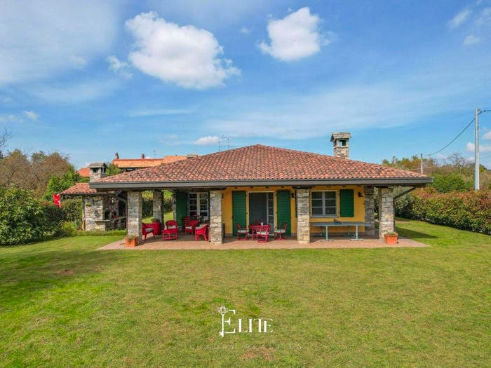 Casa con 6 locali in vendita in Via Cascina Lunghi, GatticoVeruno