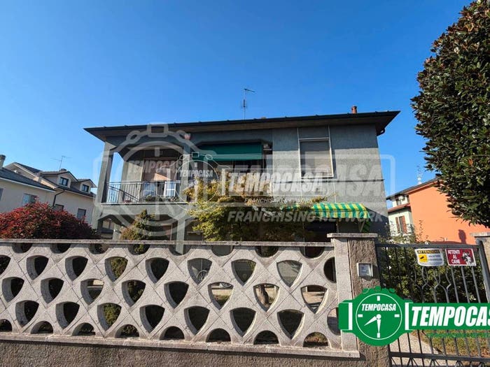 Casa quadrilocale in vendita in Via della Libertà, Centro, Trovo