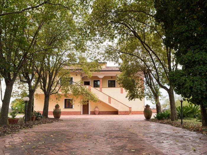 Casa con 5 locali in vendita in Via Provinciale Per Latina, Cisterna di Latina