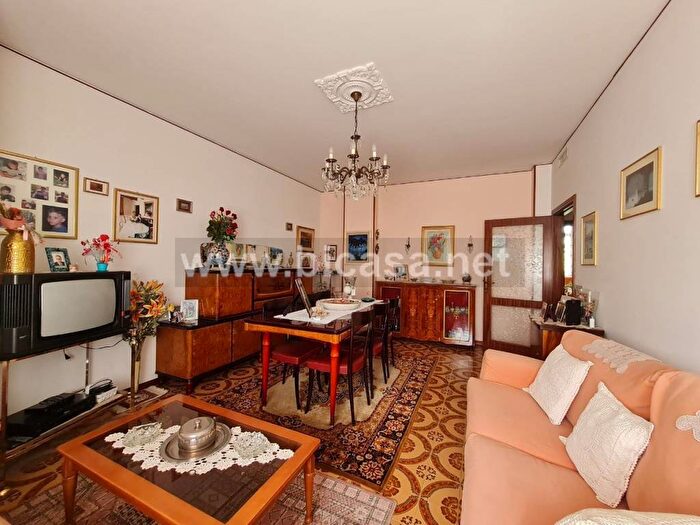Appartamento con 5 locali in vendita in Via Peschiera, Pantano, Pesaro