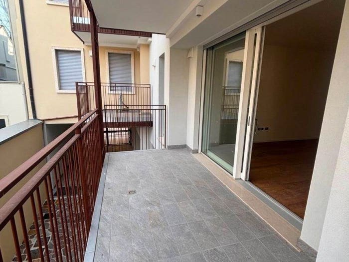 Appartamento trilocale in vendita in Via Savonarola, Savonarola Ponte Molino, Padova