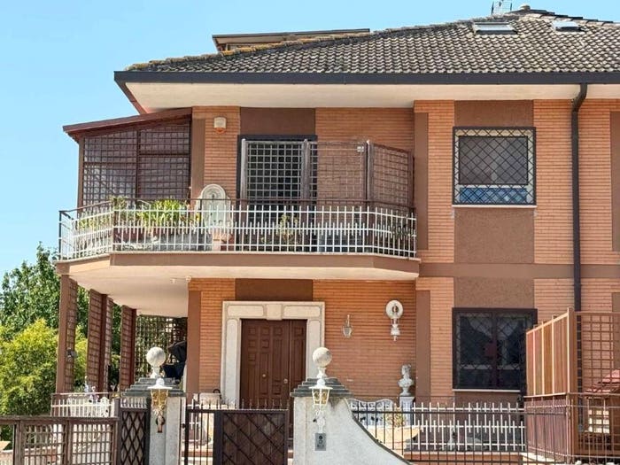Appartamento con 5 locali in vendita in via Quirina, Passo Corese, Fara in Sabina
