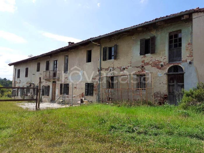 Casa con 6 locali in vendita in Cortazzone