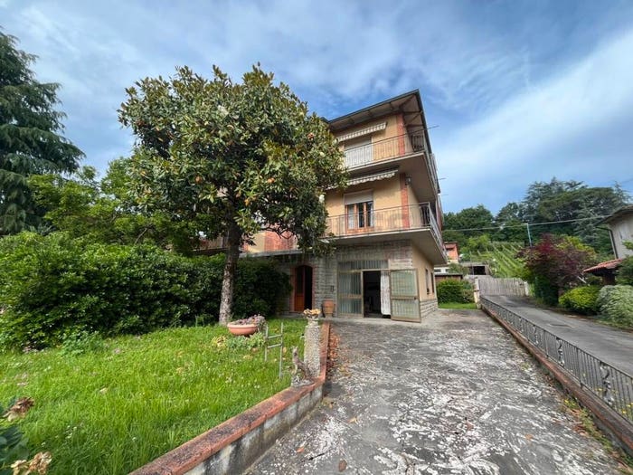 Appartamento con 6 locali in vendita in Città, Montevarchi