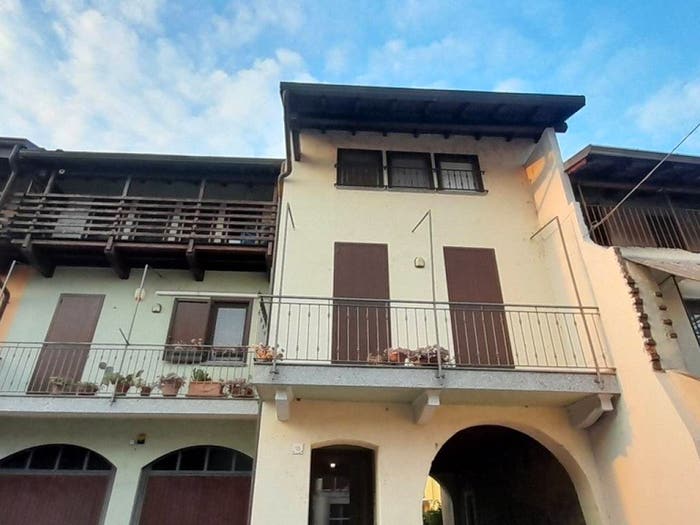 Appartamento trilocale in vendita in Via Giacomo Leopardi, Cameri