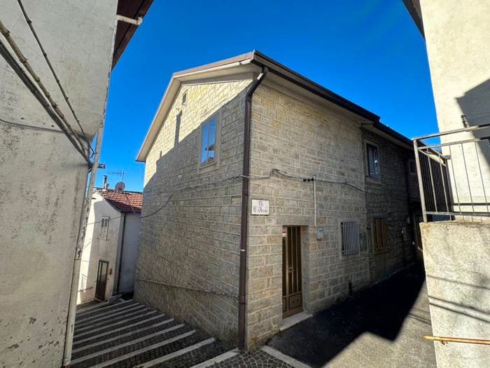 Casa trilocale in vendita in Centro, Castiglione Messer Marino